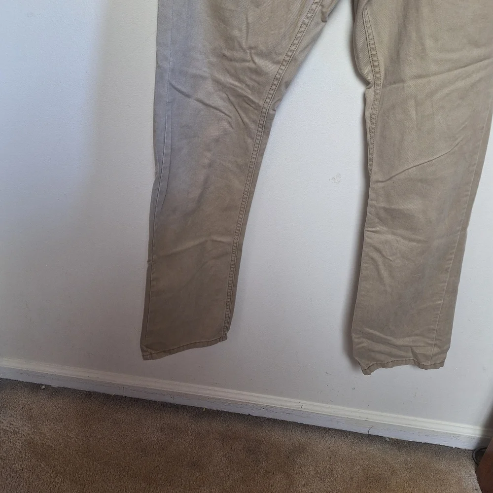 Levi's Men's 514 Straight Leg Tan 100% Cotton Khaki Chinos Size 29 x 30
